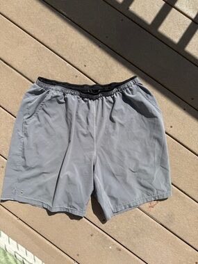 Smartwool Men's Light Gray Athletic Shorts with Elastic Waist